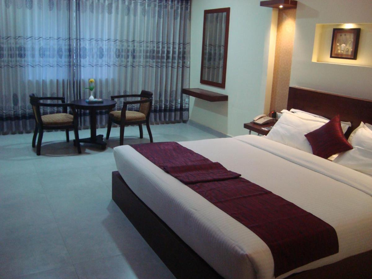 Rouba Residency Hotel Ponnani Екстер'єр фото