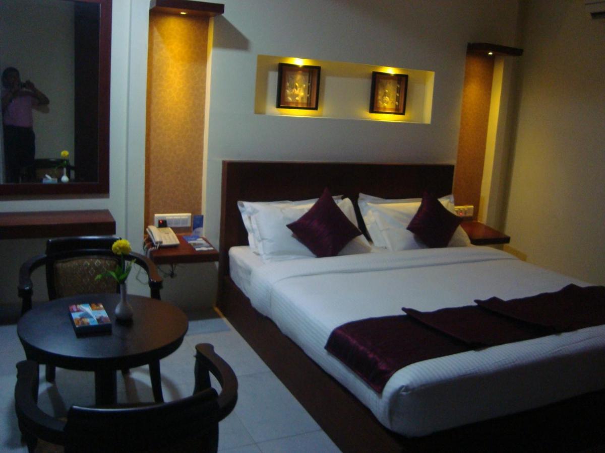 Rouba Residency Hotel Ponnani Екстер'єр фото