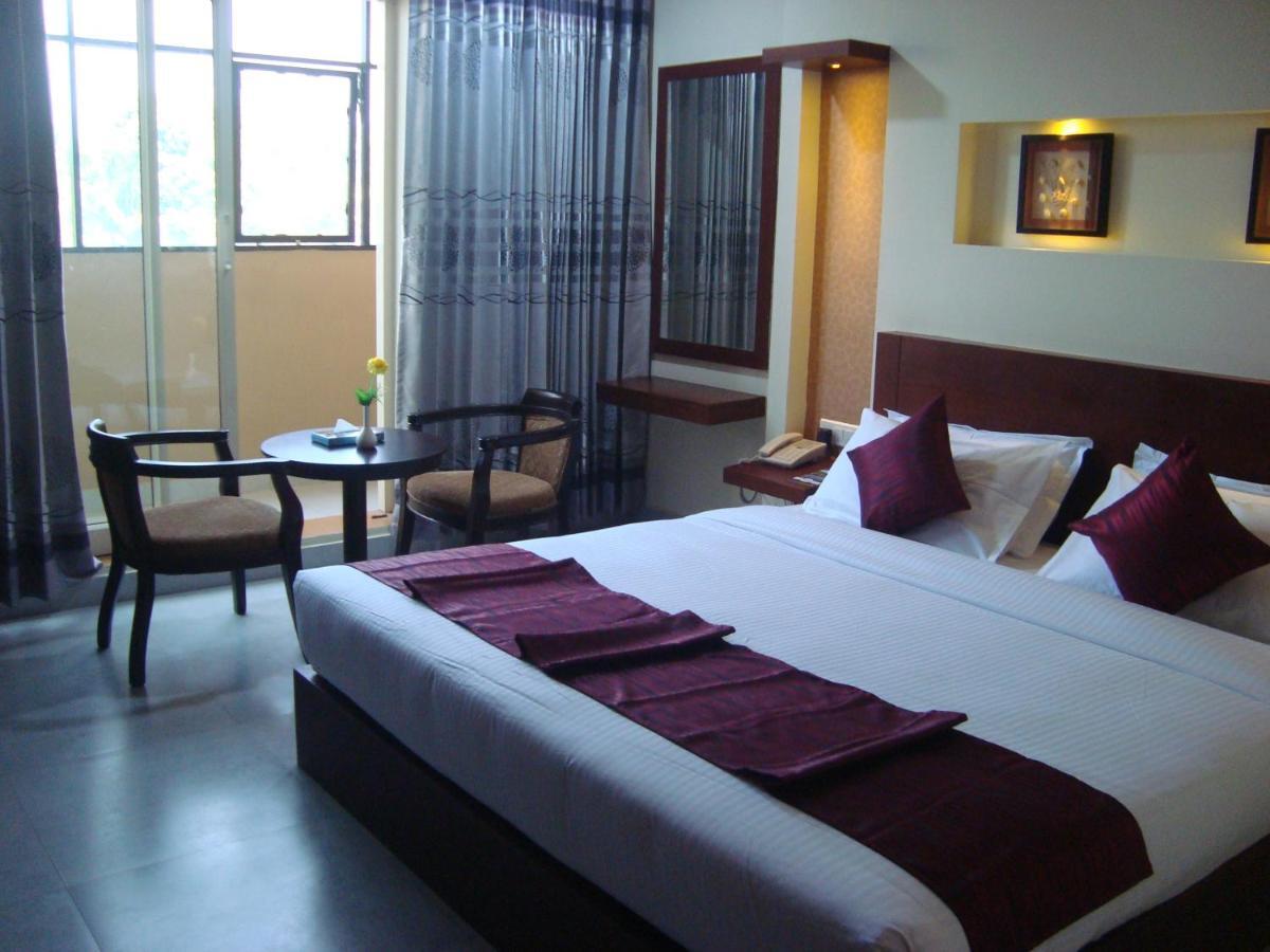 Rouba Residency Hotel Ponnani Екстер'єр фото